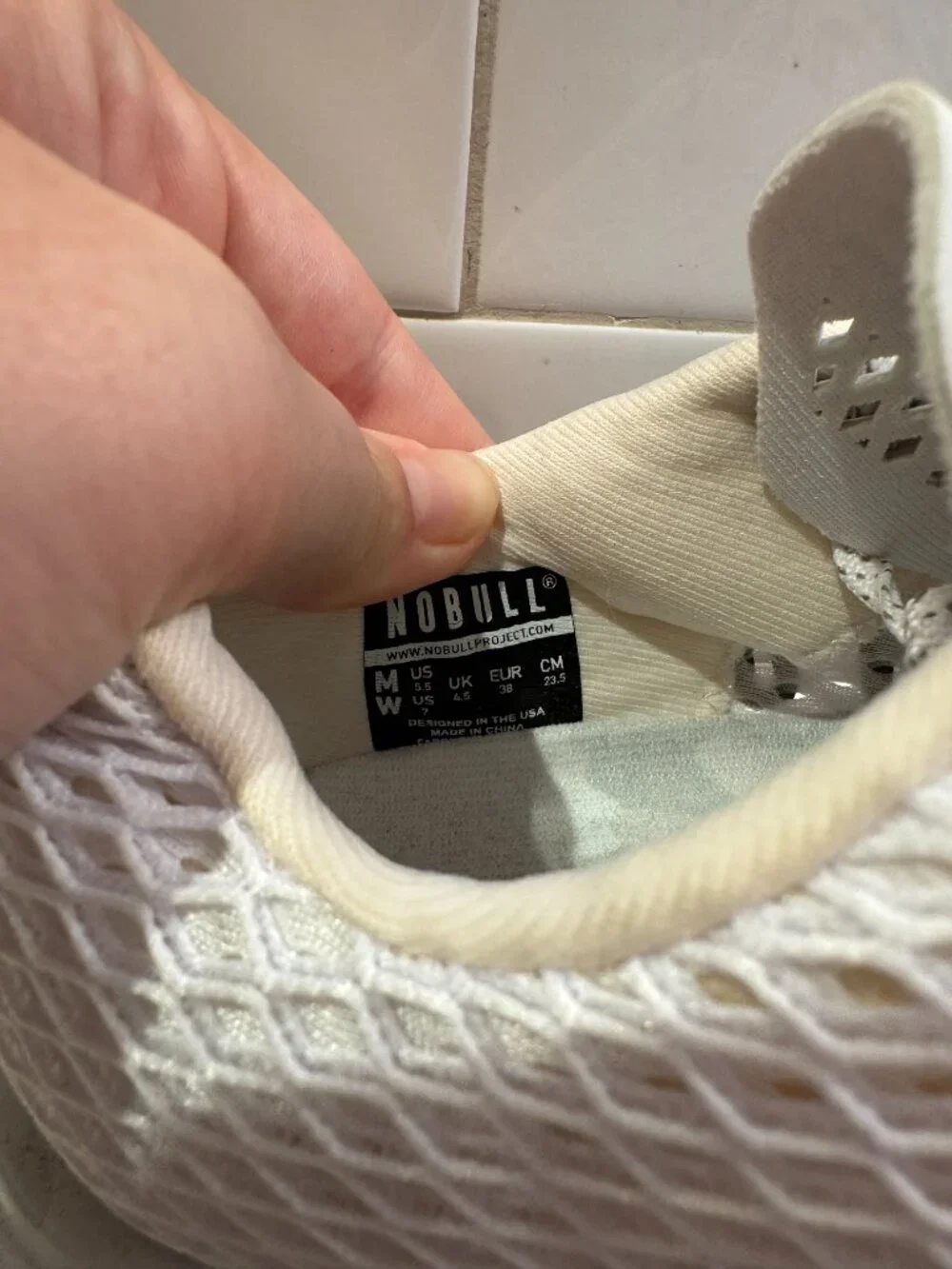 NoBull Runner+ White Mesh Lace Up Sneaker Camo Outsole Womens 7.5 Hybrid Trainer